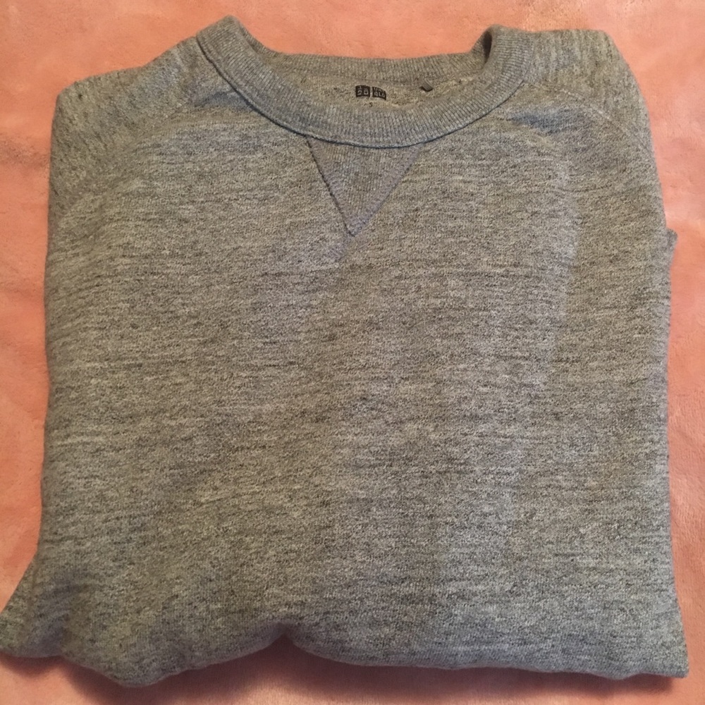 Uniqlo grey sweater